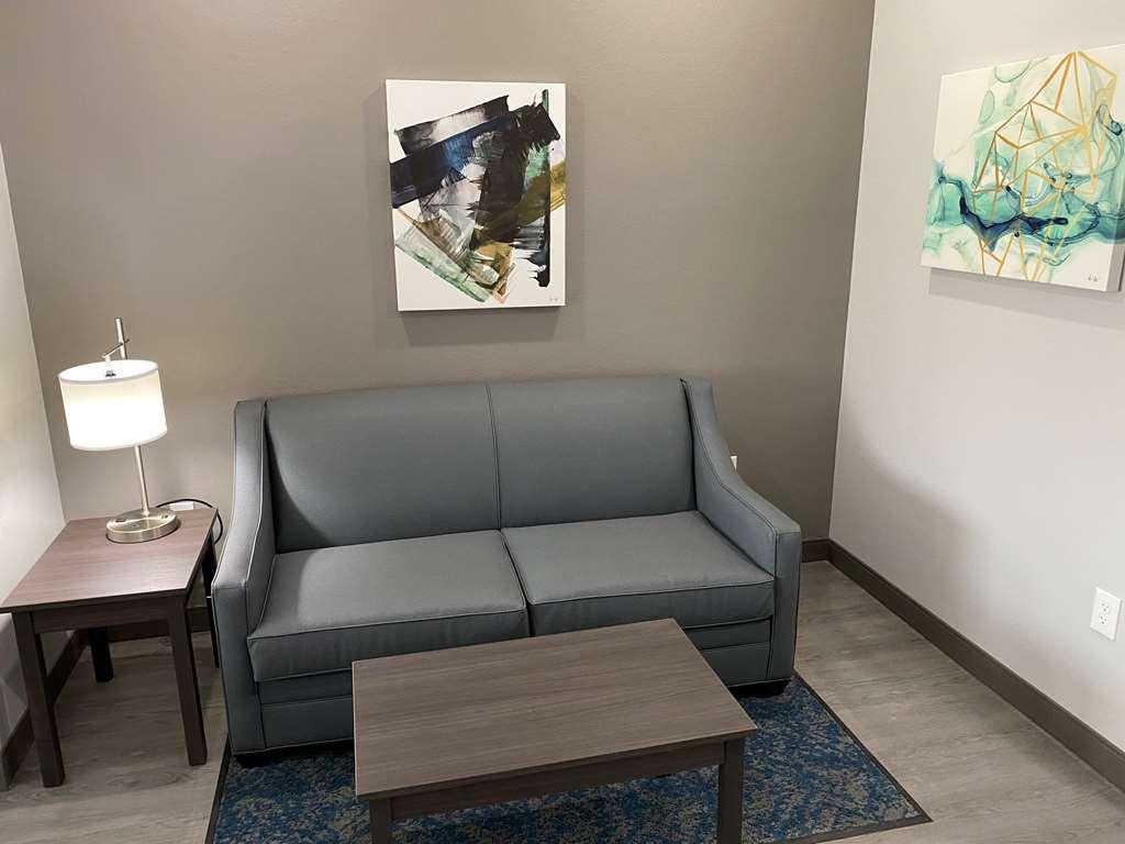 Western Executive Residency Antioch Hotel