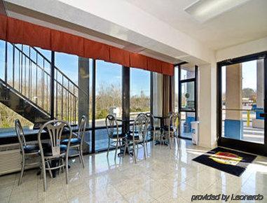 Super 8 By Wyndham West Nashville