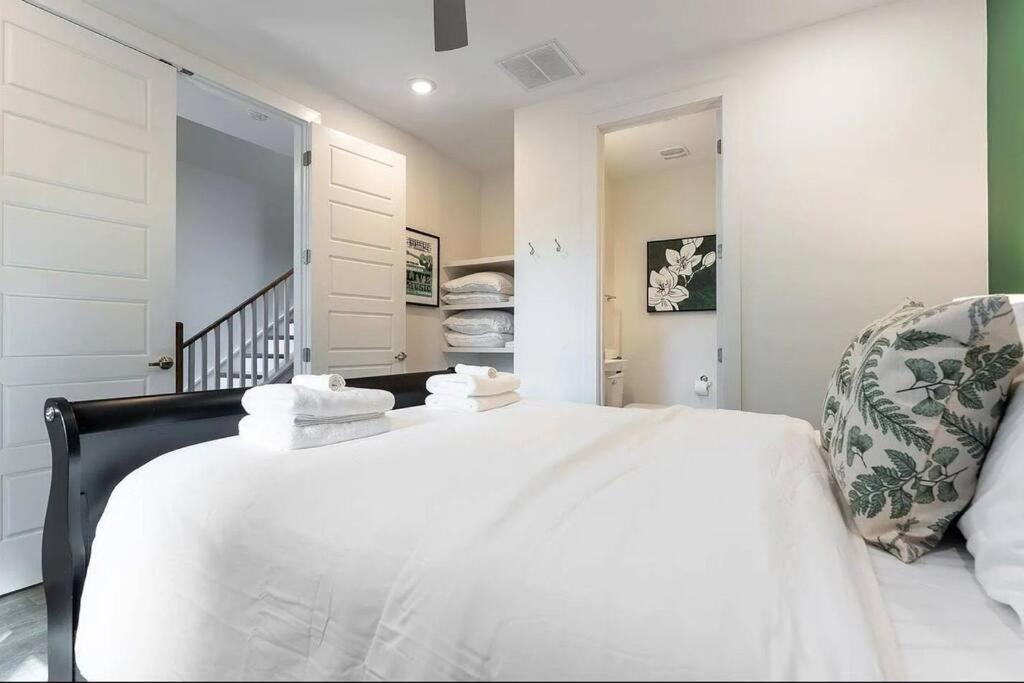 Vibe/3 Miles 2broadway/11 Bds Holiday home *