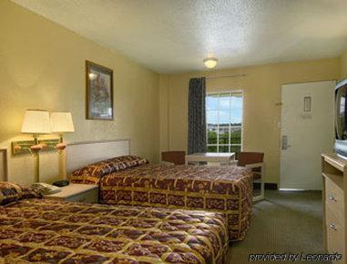 Super 8 By Wyndham Antioch/nashville South East 2*