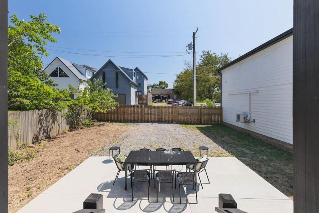 Huge Rooftop Patio At Stunning Spacious House