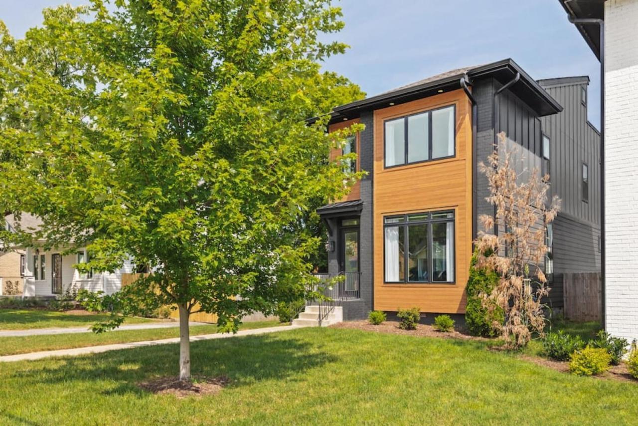 Huge Rooftop Patio At Stunning Spacious House Nashville