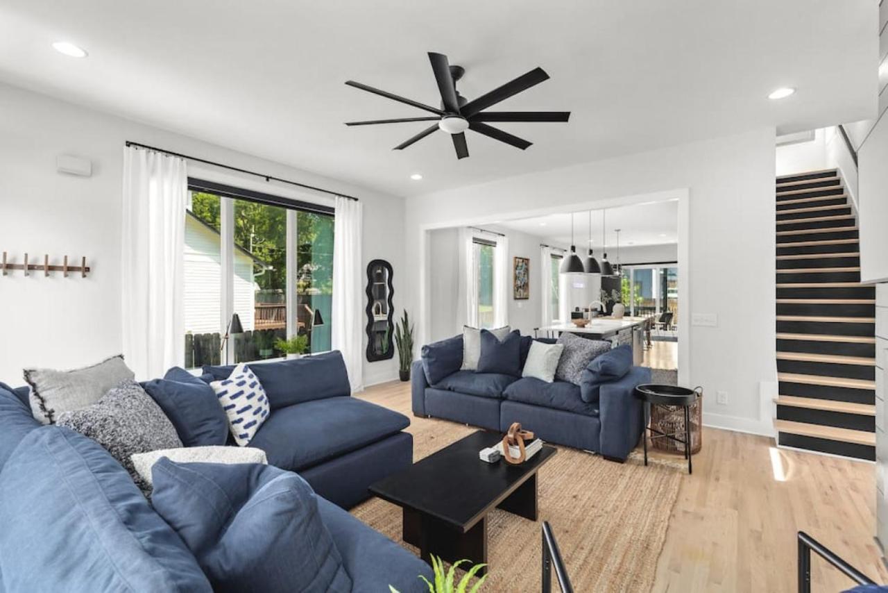 Huge Rooftop Patio At Stunning Spacious House Nashville