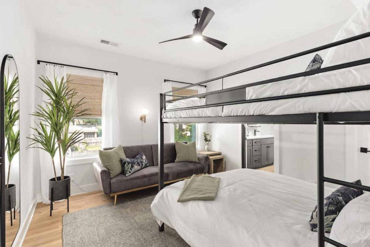 Holiday home Huge Rooftop Patio At Stunning Spacious House Nashville