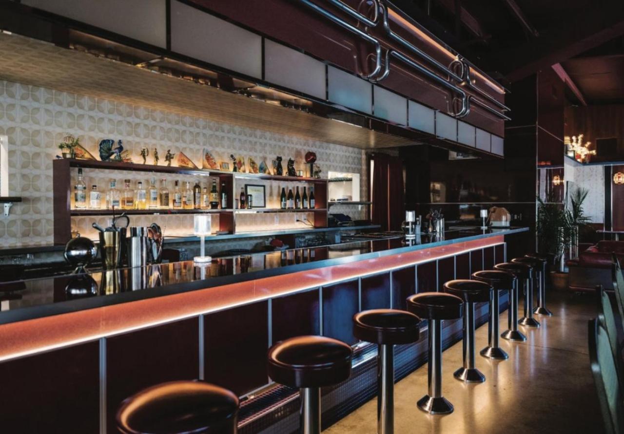 Huge Rooftop Patio At Stunning Spacious House