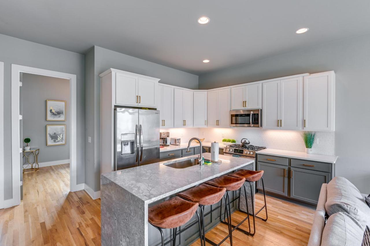 Townhome With Rooftop Balcony And Game Room! Holiday home Nashville