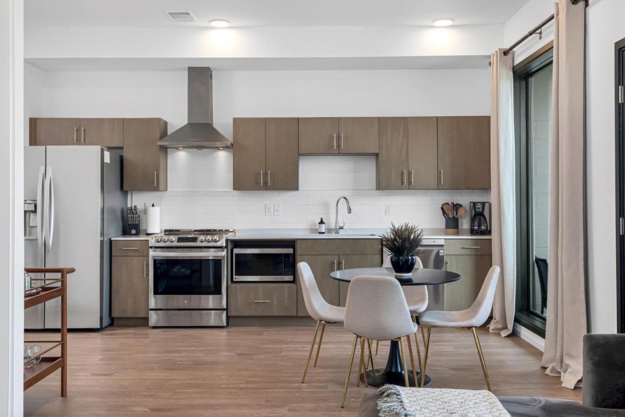 Gulch Located With 4 Beds, Pool, Private Patio And Secure Parking Nashville