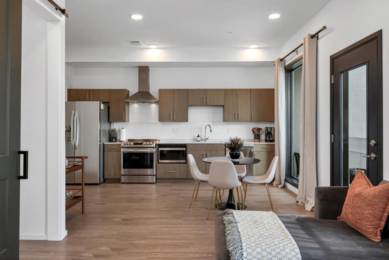Gulch Located With 4 Beds, Pool, Private Patio And Secure Parking Holiday home