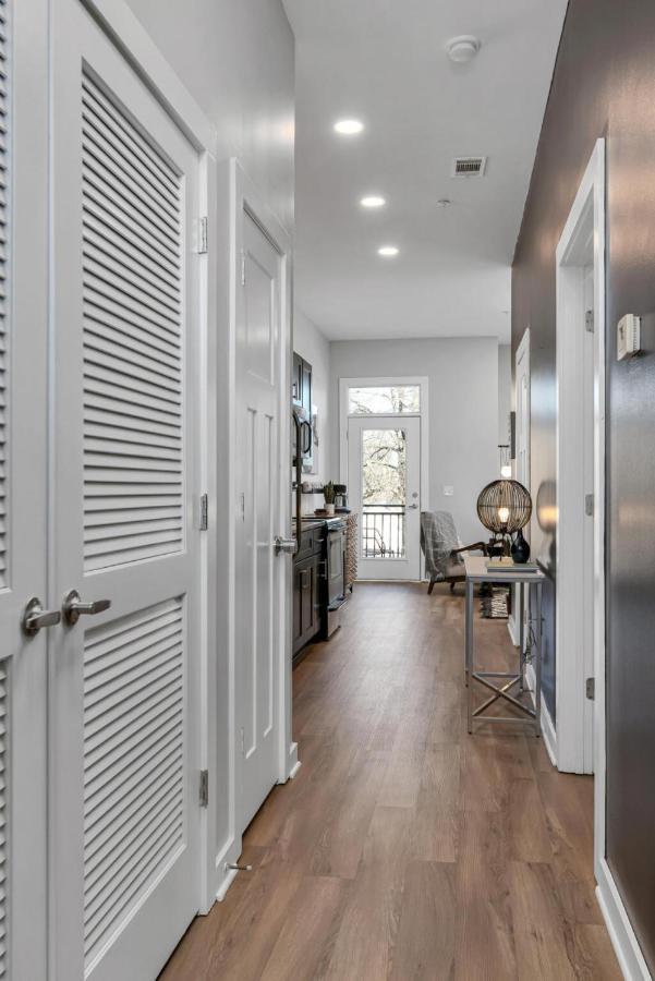 Lovely 2 Bedroom,3 Bed Near Restaurants, Bars, Shopping And Vanderbilt, Belmont Holiday home Nashville