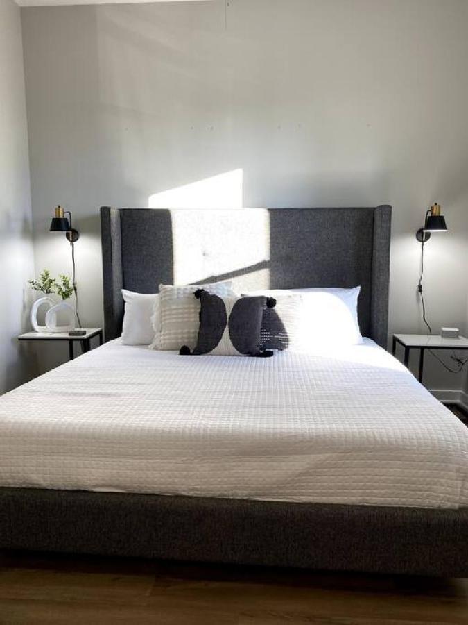 Lovely 2 Bedroom,3 Bed Near Restaurants, Bars, Shopping And Vanderbilt, Belmont *