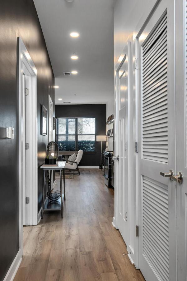 2 Bedroom, 4 Bed Near Vanderbilt, Belmont, Free Parking Near Restaurants, Shopping, Bars Holiday home