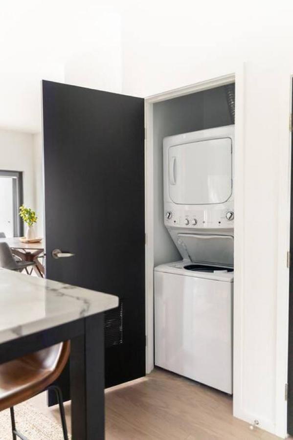 Stunning River View Walk To Downtown Rooftop Patio Nashville