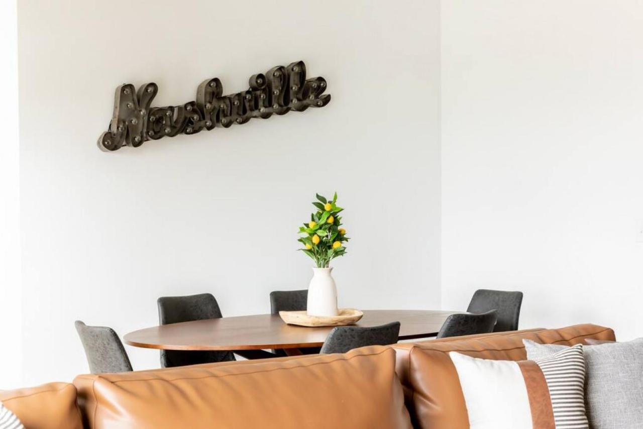 Apartment Stunning River View Walk To Downtown Rooftop Patio *