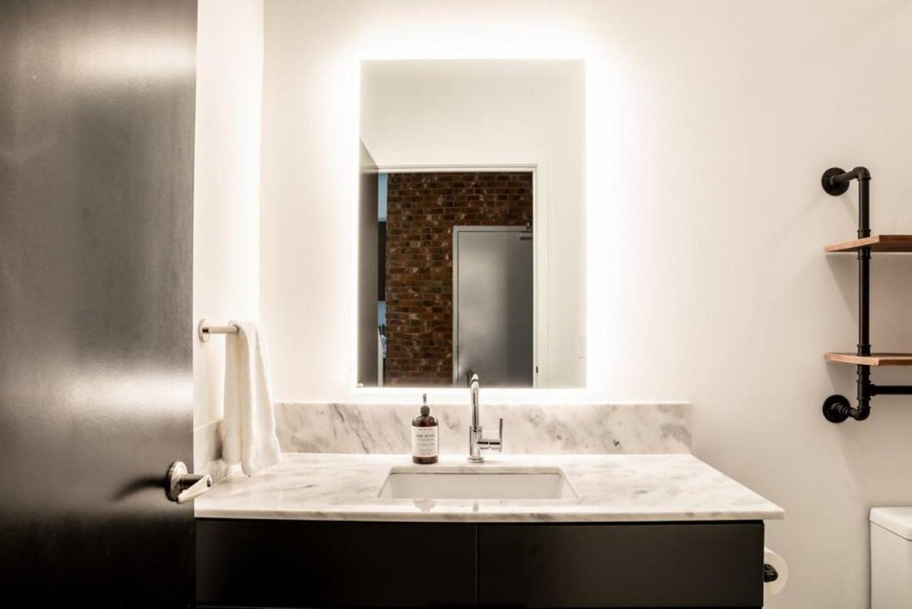 Stunning River View Walk To Downtown Rooftop Patio