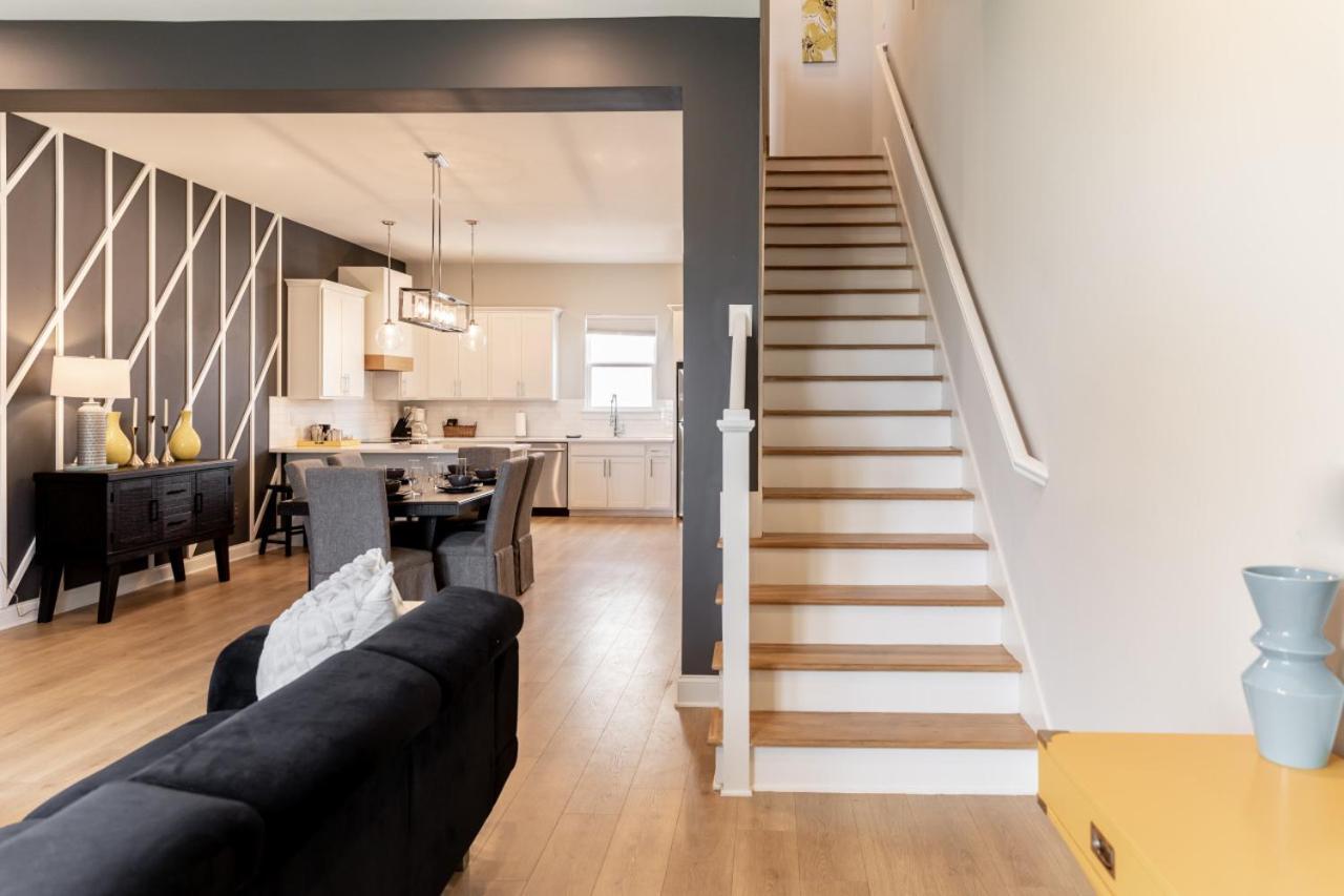 Star Retreat Townhome - 7 Beds 3 Miles To Downtown
