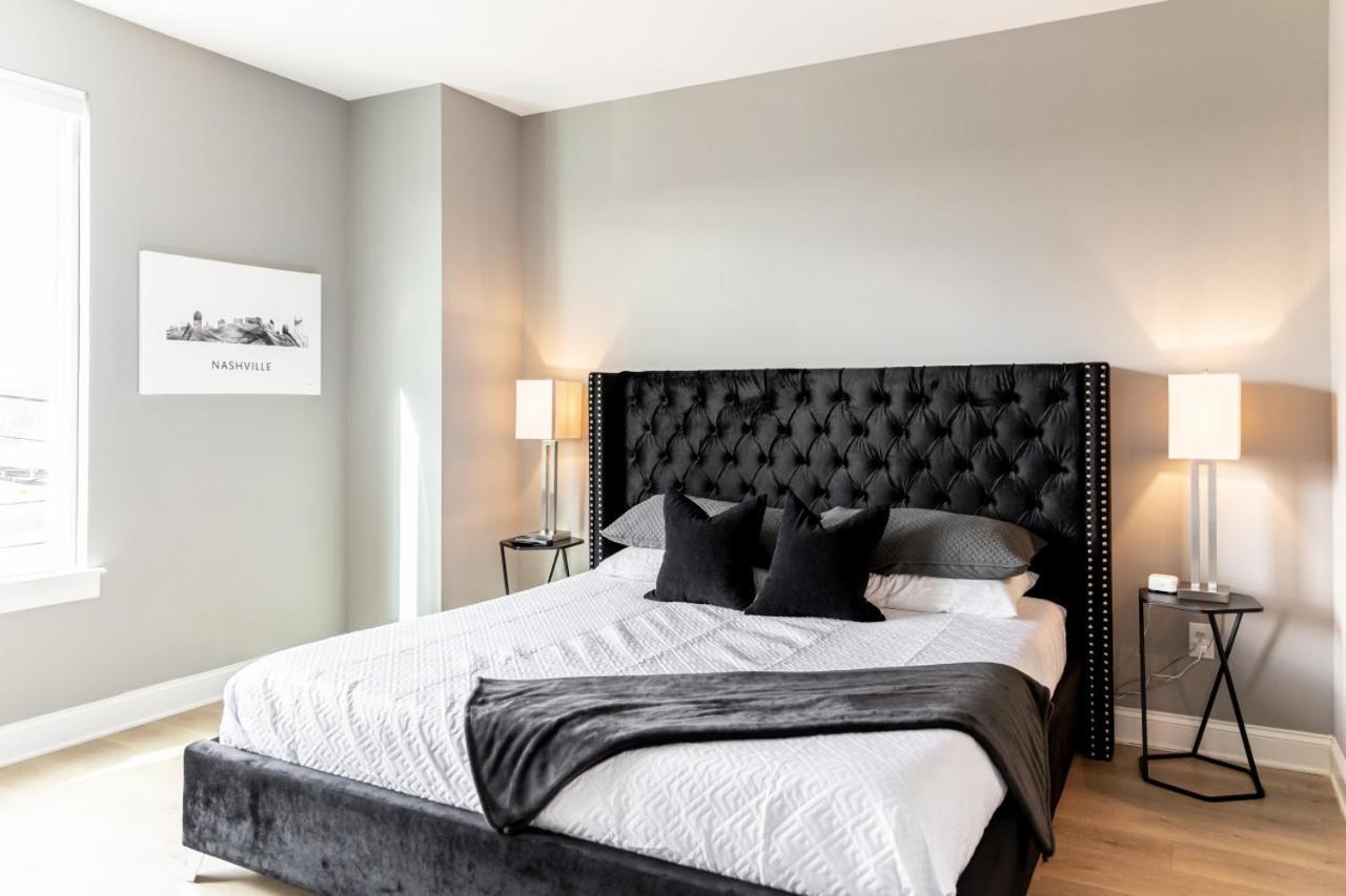 Star Retreat Townhome - 7 Beds 3 Miles To Downtown Holiday home Nashville