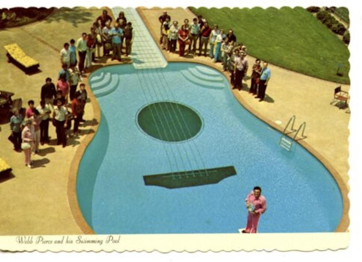 Elvis But Modernized 3 Beds Pool Parking Nashville