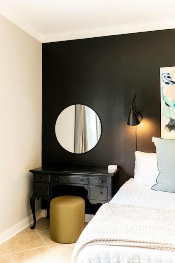 Famous Music Row Presidential With Guitar Pool * Nashville