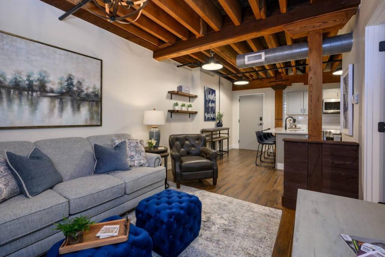 Regal Retreat In Pool Gym Free Parking * Nashville