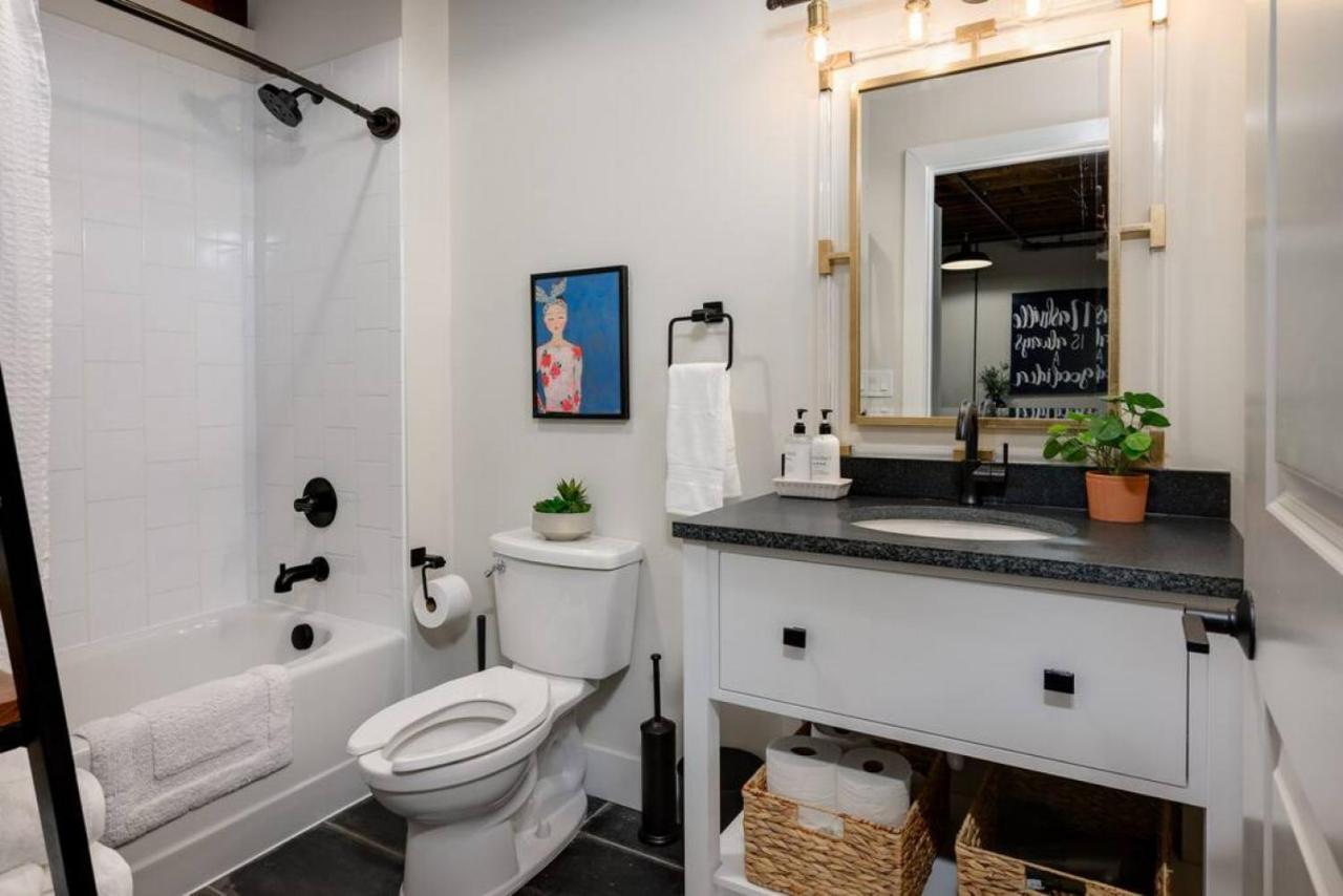 Regal Retreat In Pool Gym Free Parking Holiday home *