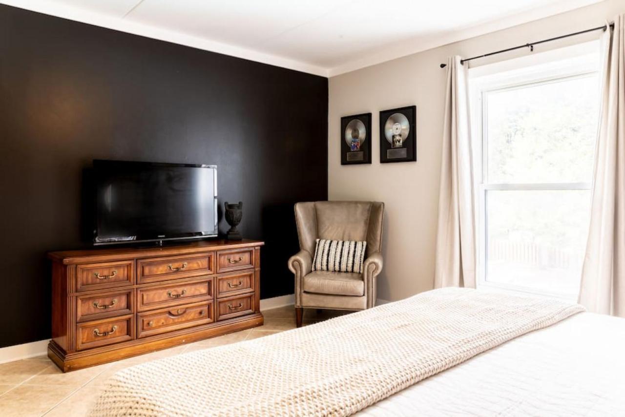 Holiday home Famous Music Row Presidential With Guitar Pool Nashville