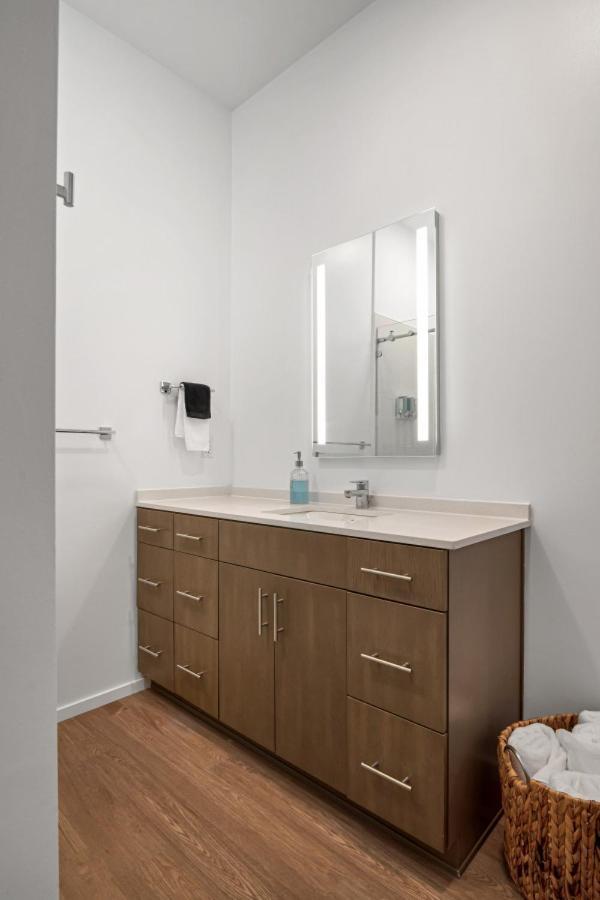 Upscale Cozy With Pool, Patio, Parking Nashville