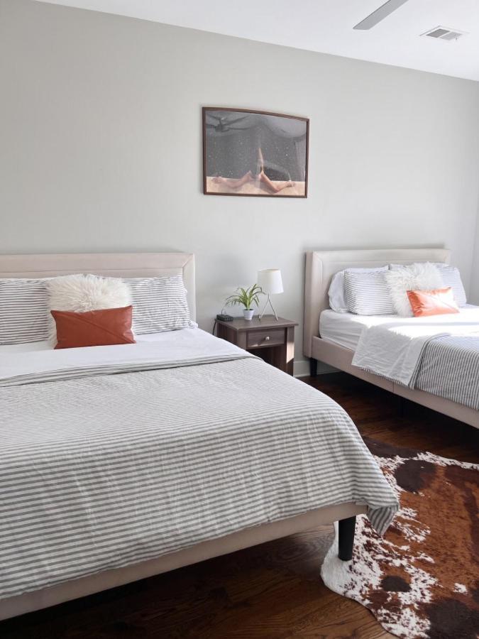 Modern Luxury With Rooftop Deck, 3 Mi To Downtown Holiday home *