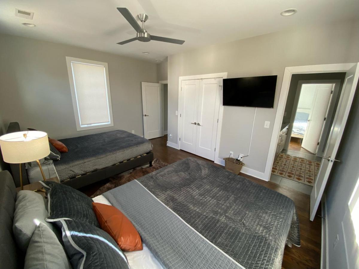 Modern Luxury With Rooftop Deck, 3 Mi To Downtown * Nashville