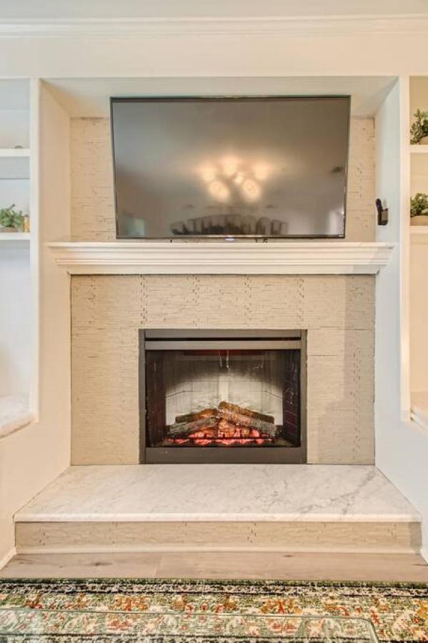 Apartment 4 Bed, 2 Bedroom Pool, Walk To Downtown And Germantown