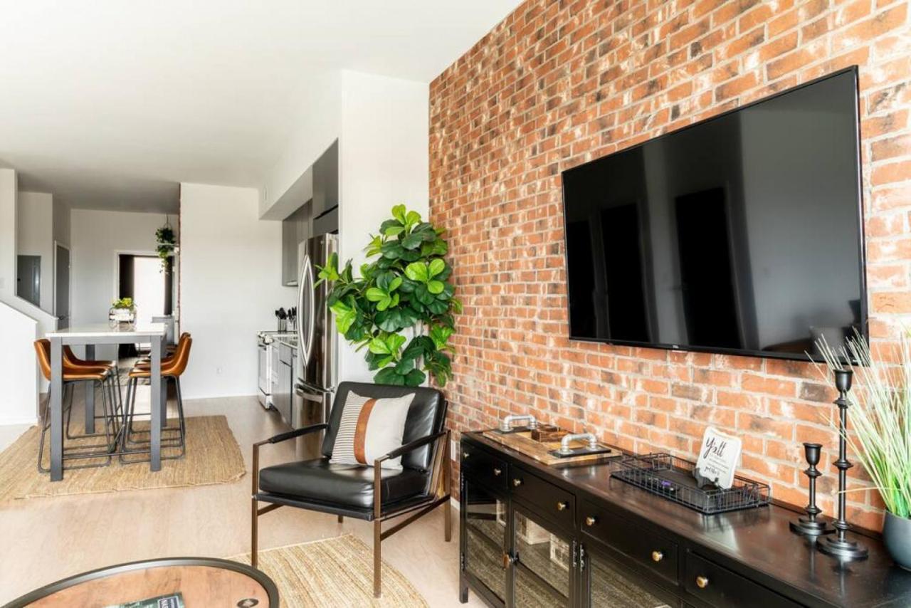 Stunning River View Walk To Downtown Rooftop Patio *