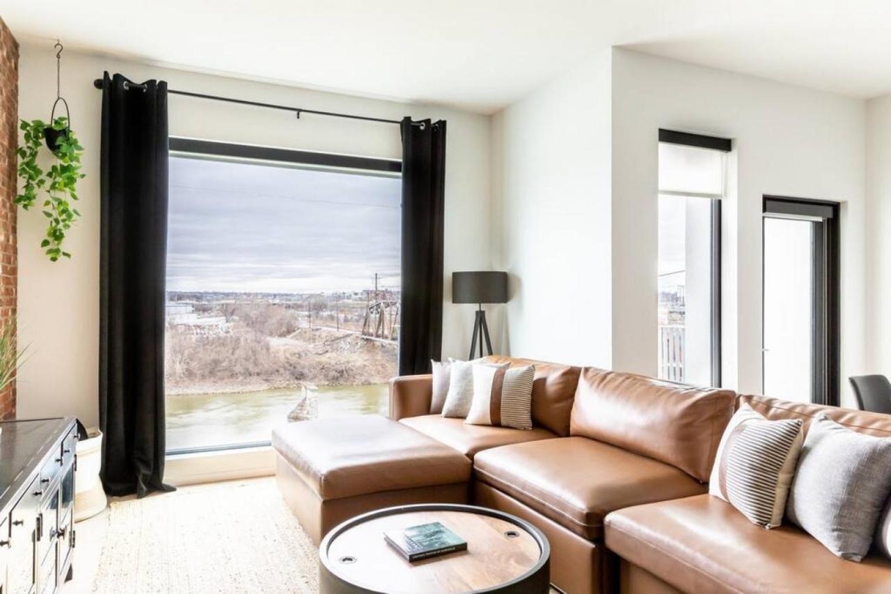 Apartment Stunning River View Walk To Downtown Rooftop Patio