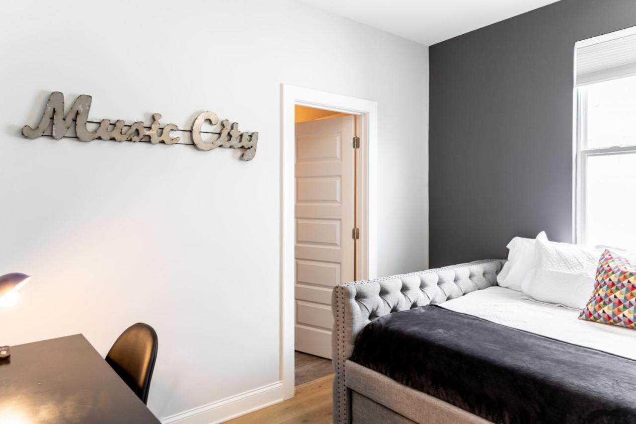 Star Retreat Townhome - 7 Beds 3 Miles To Downtown Holiday home Nashville