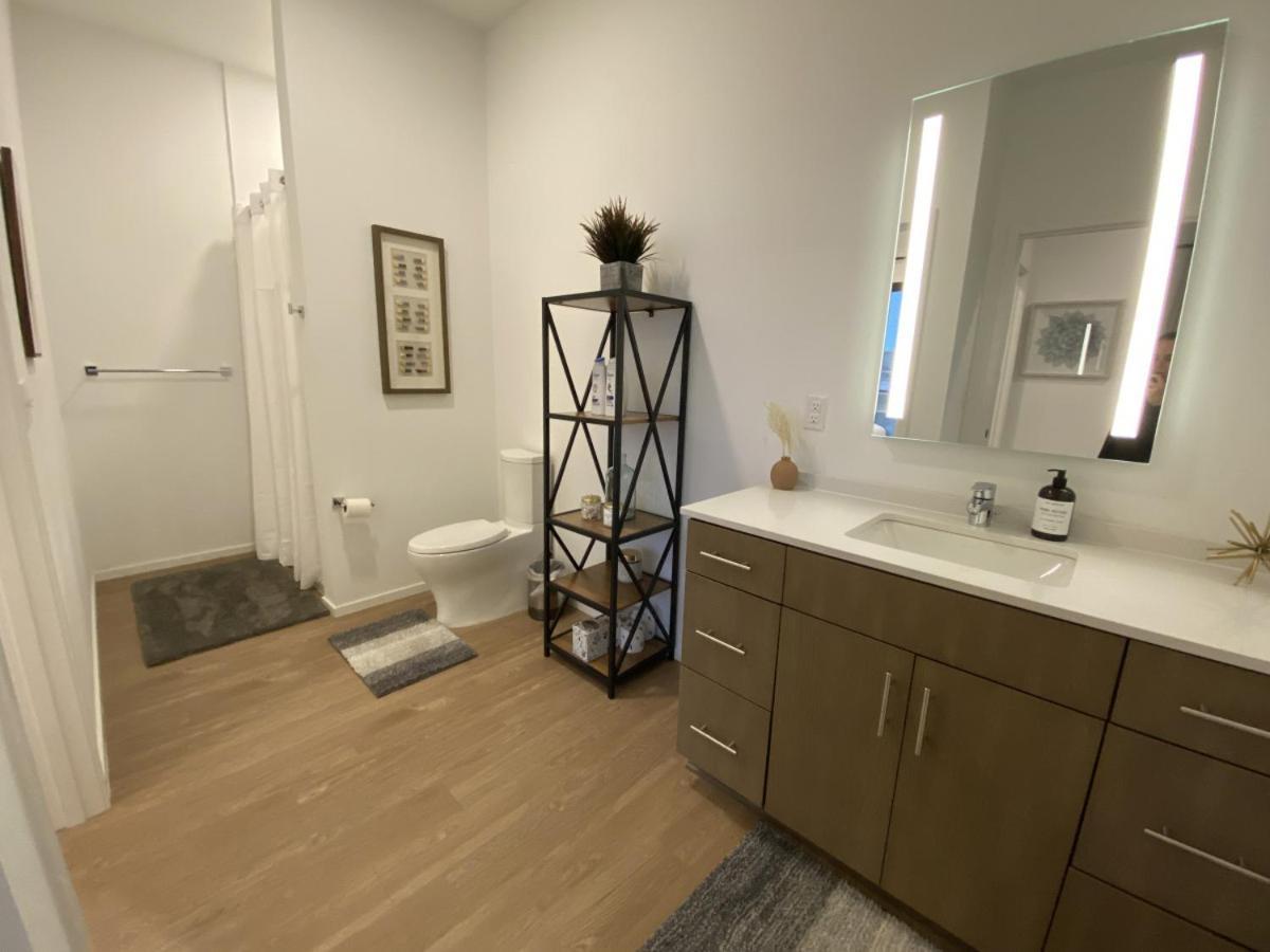 Gulch Located With 4 Beds, Pool, Private Patio And Secure Parking Nashville