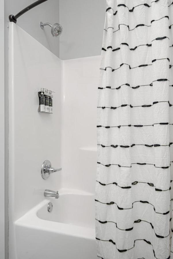 Lovely 2 Bedroom,3 Bed Near Restaurants, Bars, Shopping And Vanderbilt, Belmont Nashville