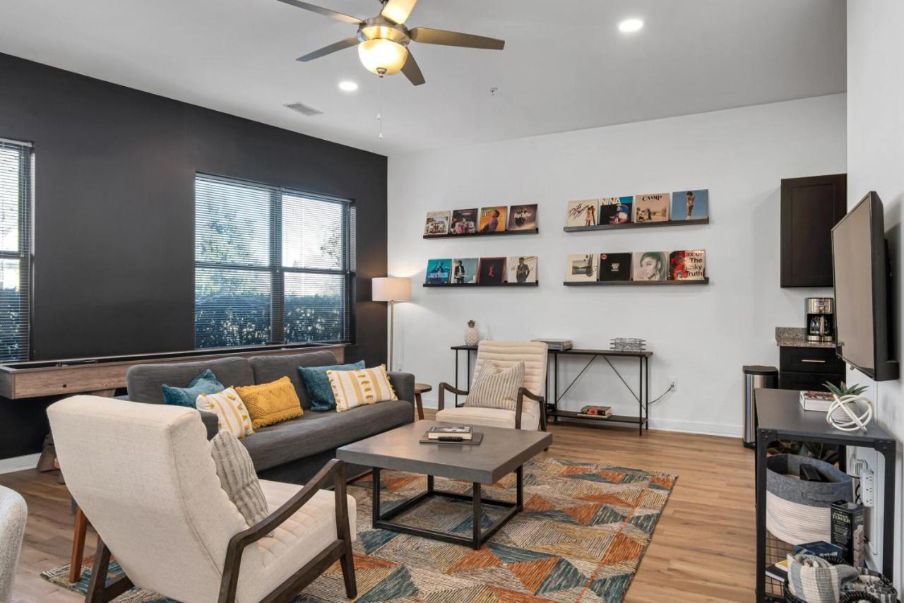 Holiday home 2 Bedroom, 4 Bed Near Vanderbilt, Belmont, Free Parking Near Restaurants, Shopping, Bars Nashville