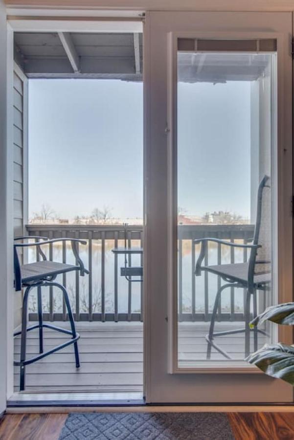2 Bedroom, 2 Bath Riverfront View, Walk To Downtown * Nashville