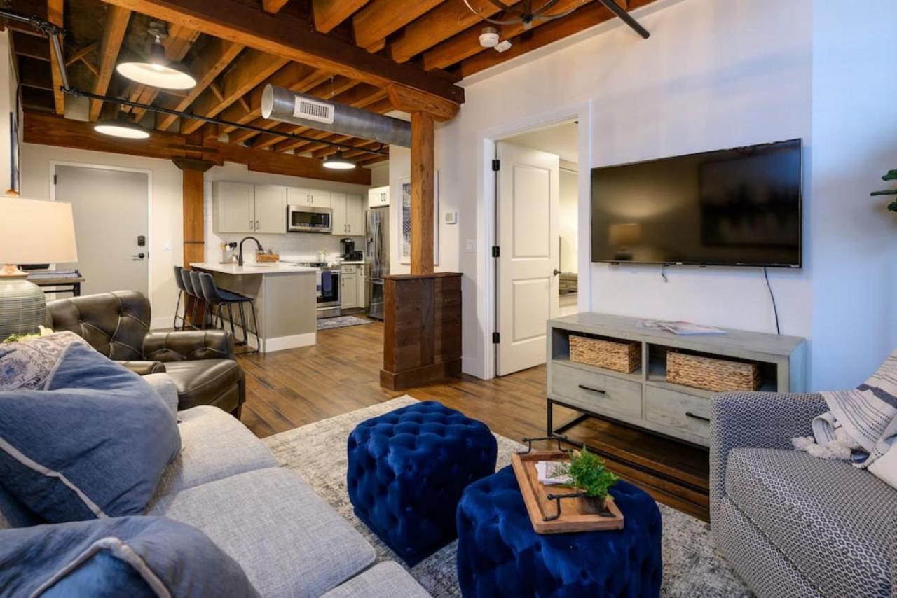 Regal Retreat In Pool Gym Free Parking Holiday home