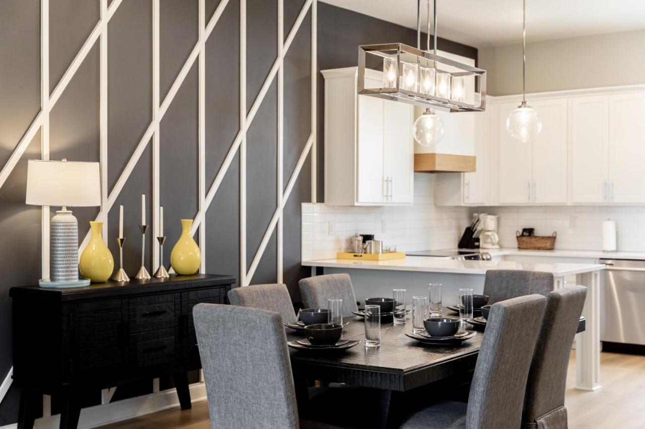 Star Retreat Townhome - 7 Beds 3 Miles To Downtown Holiday home *