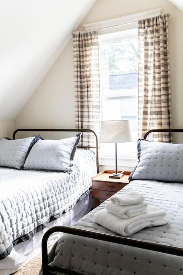 Holiday home Cheerful 6 Beds 3 Bedroom House With Outdoor Space