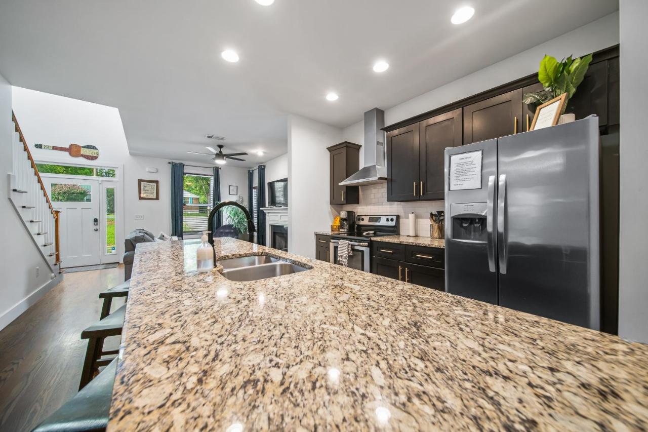 Spacious 3 Bedroom 6 Beds House With Large Yard Nashville