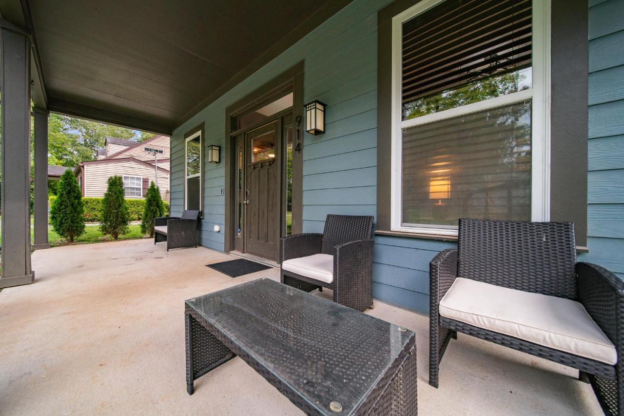 Spacious 3 Bedroom 6 Beds House With Large Yard