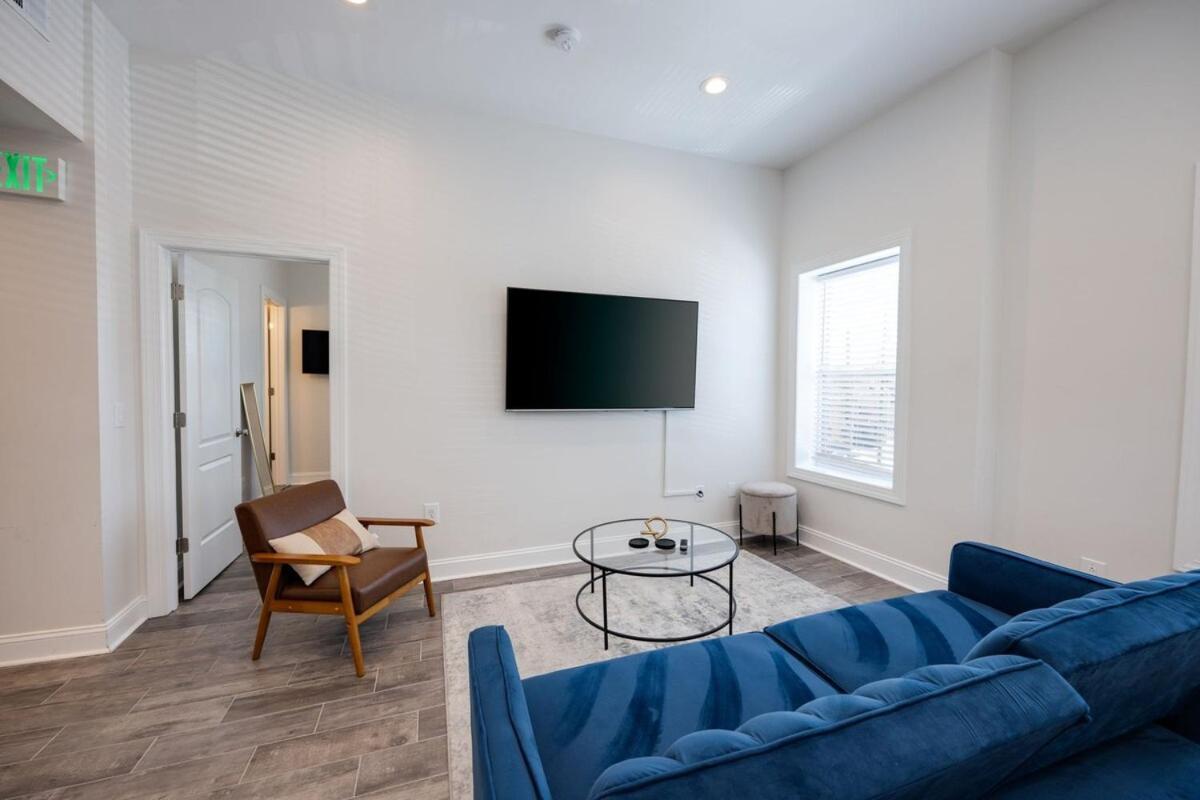 Hotel Nash Luxe W King & Fire Pit Fun & Games! 3*