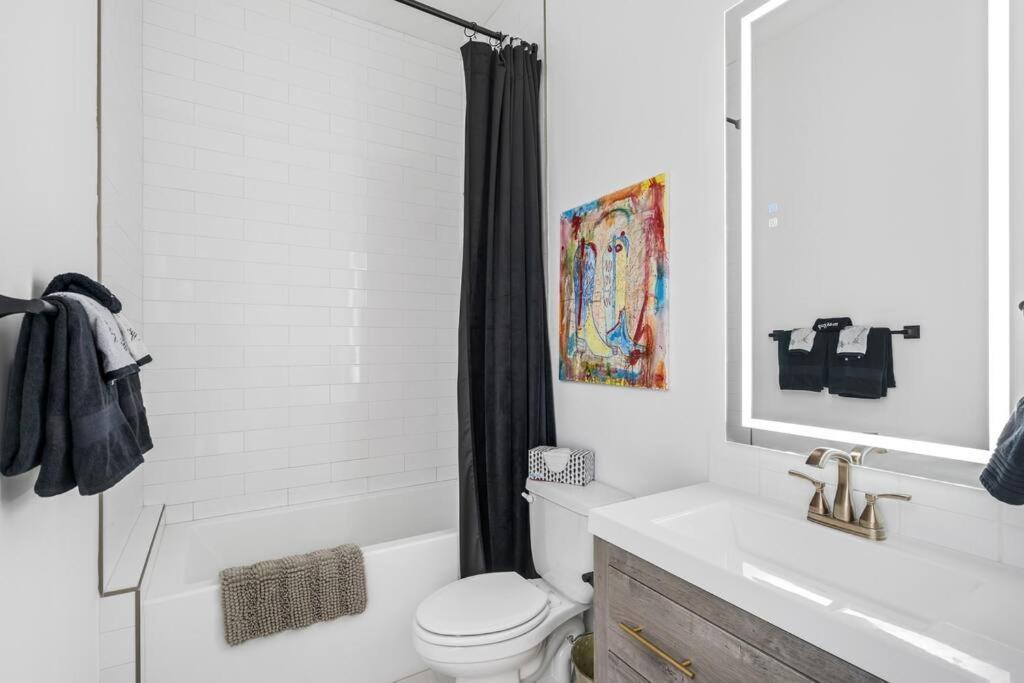 Holiday home Instagrammable W/ Rooftop Deck, 3 Bdrm Nashville