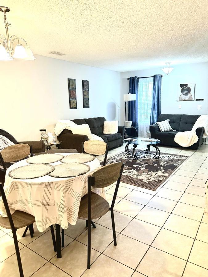 Apartment Lovely 2-bedroom W/balcony And Free Parking