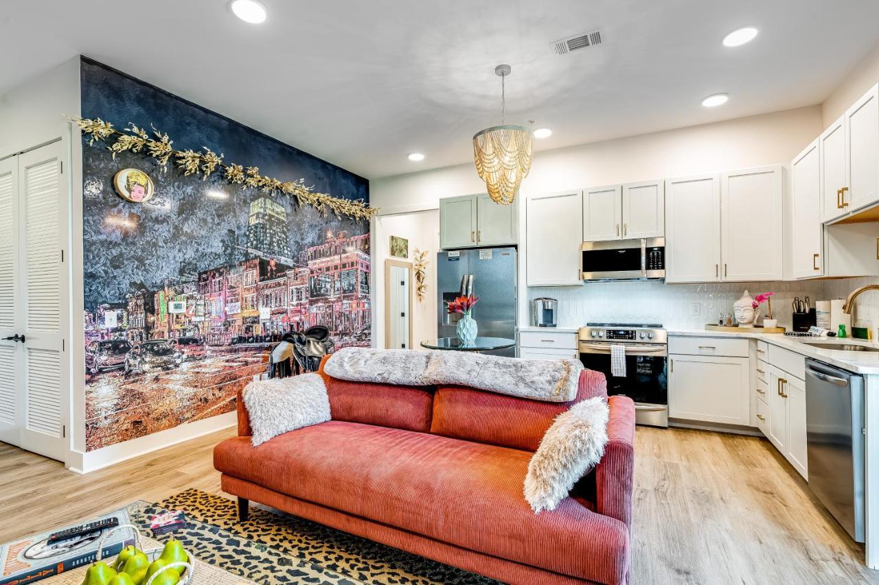 Apartment Tiger Lily *