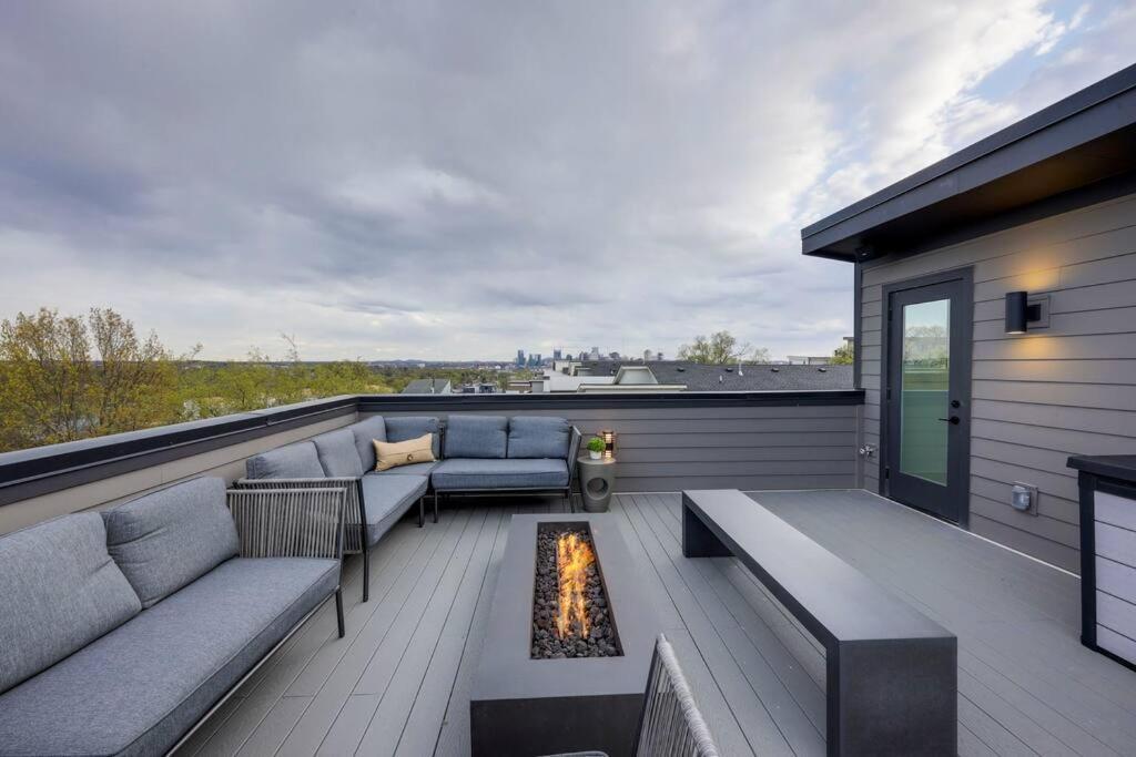 Modern Stunner 5 Min To Dt Hot Tub Rooftop Views * Nashville