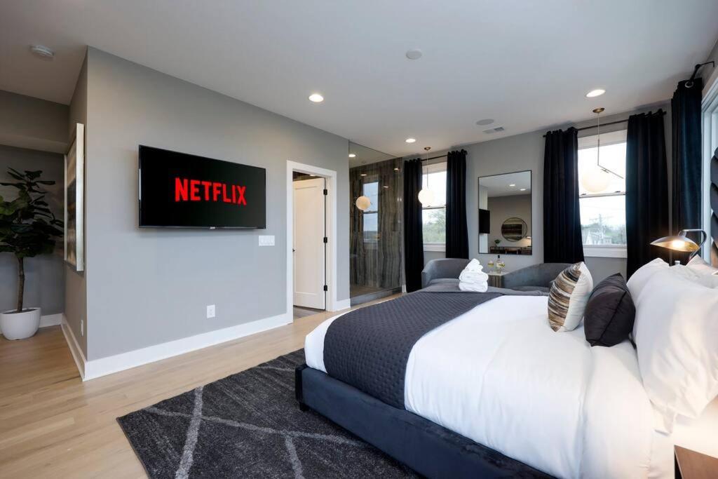 Modern Stunner 5 Min To Dt Hot Tub Rooftop Views * Nashville