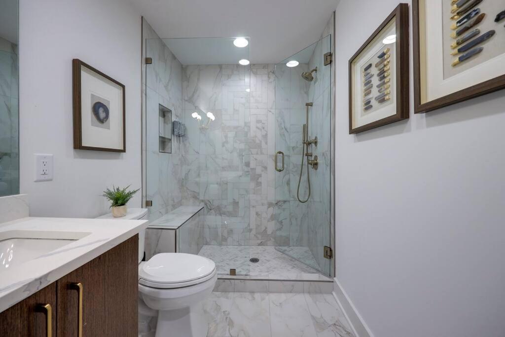 Modern Stunner 5 Min To Dt Hot Tub Rooftop Views