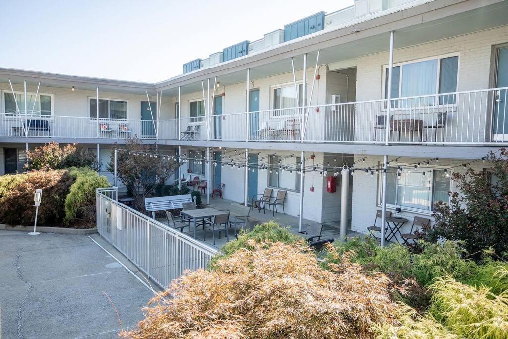 Walk To 12 South, 7 Min To Downtown, Free Parking! Apartment