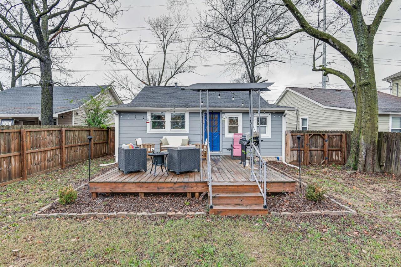 Charming With Fire Pit, Indoor Sauna! Holiday home Nashville